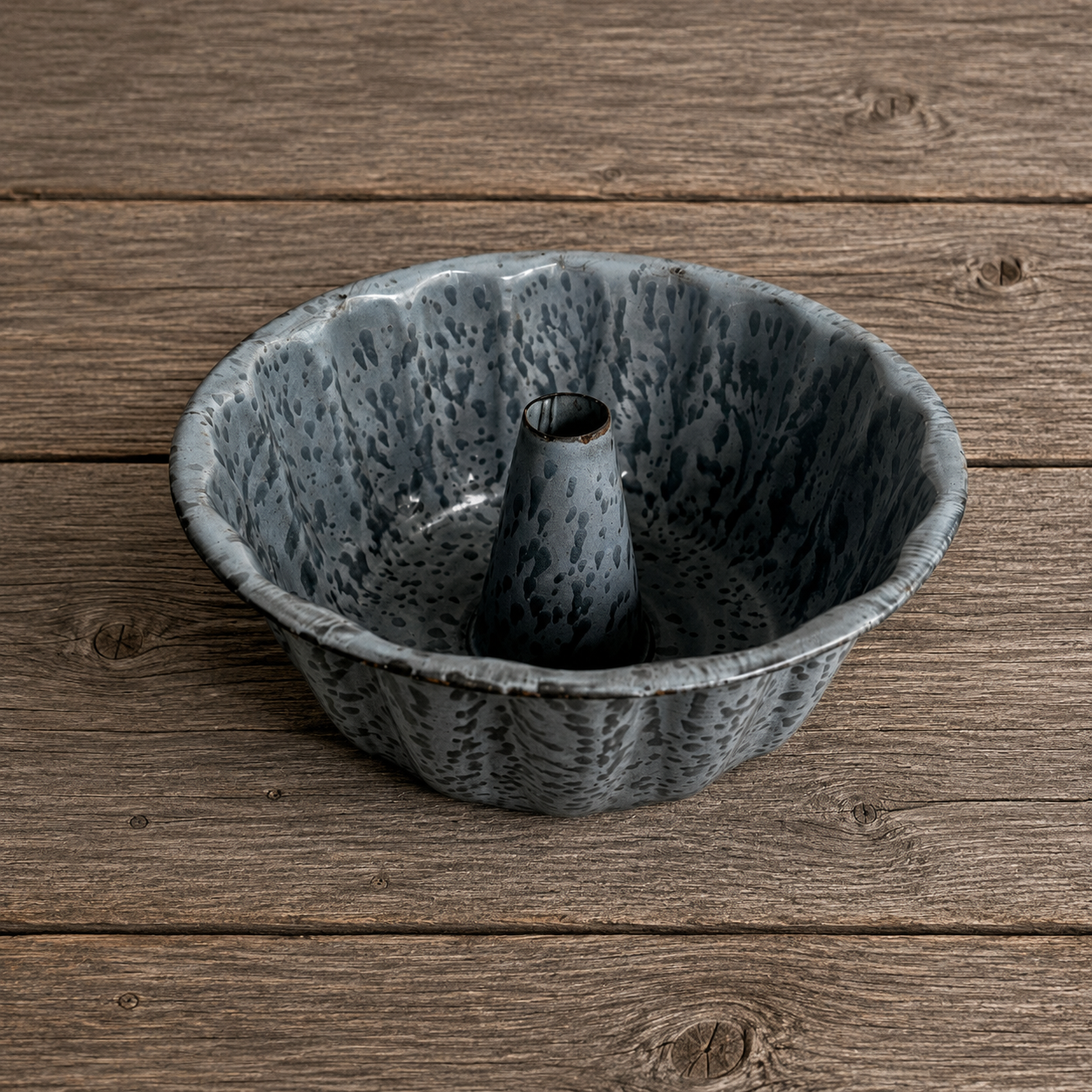 Gray Graniteware Bundt Cake Pan, Swirled Enamelware Bakeware 1920s