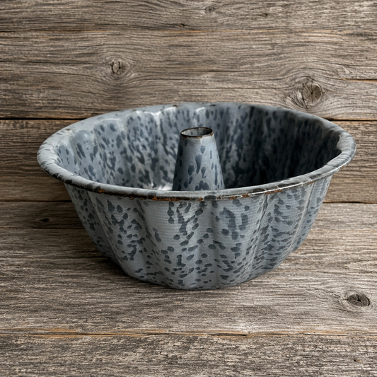 Gray Graniteware Bundt Cake Pan, Swirled Enamelware Bakeware 1920s