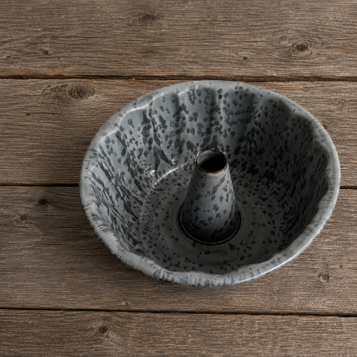 Gray Graniteware Bundt Cake Pan, Swirled Enamelware Bakeware 1920s